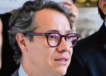 Todos se quieren sentar en la banca del Che y Fidel