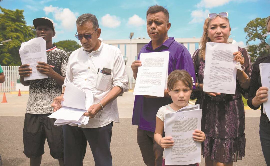 Luis García Villagrán e Irineo Mújica interpusieron 21 amparos en apoyo a 538 migrantes. Foto: CUARTOSCURO