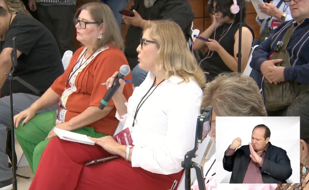 Dianeth Pérez Arreola, reportera del medio Brújula News en el estado de Baja California durante conferencia de la Gobernadora (19/08/2025). Foto: Artículo 19