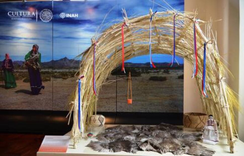 Muestra exhibe la relación del desierto con los pueblos nómadas