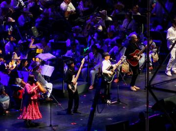 VIDEO. "¡Fuera, Fuera!": reciben con abucheos a Yahritza y su Esencia en el Zócalo