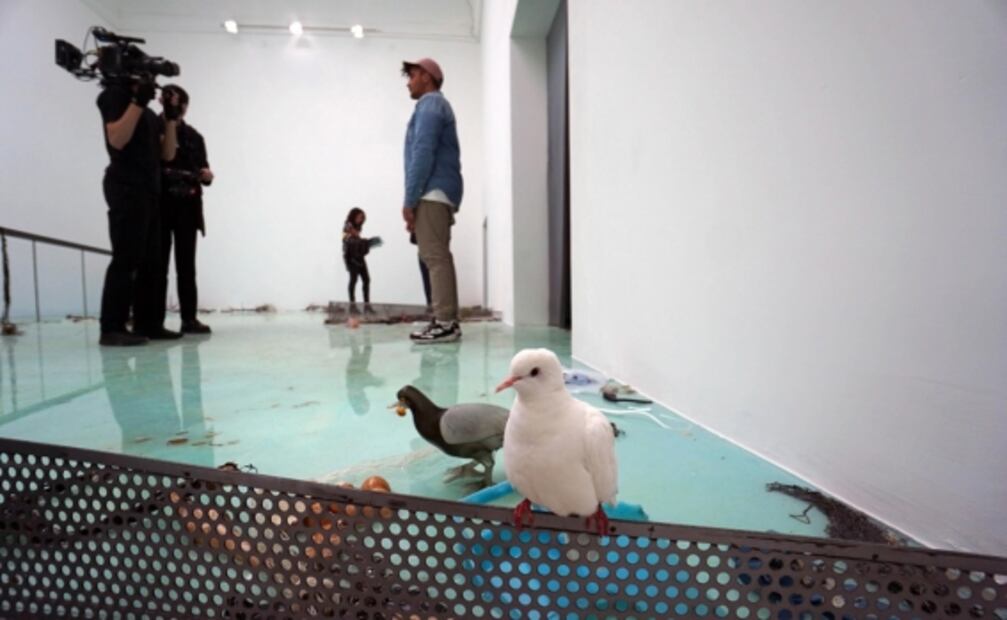 Laure Prouvost presenta su universo líquido en la Bienal de Venecia