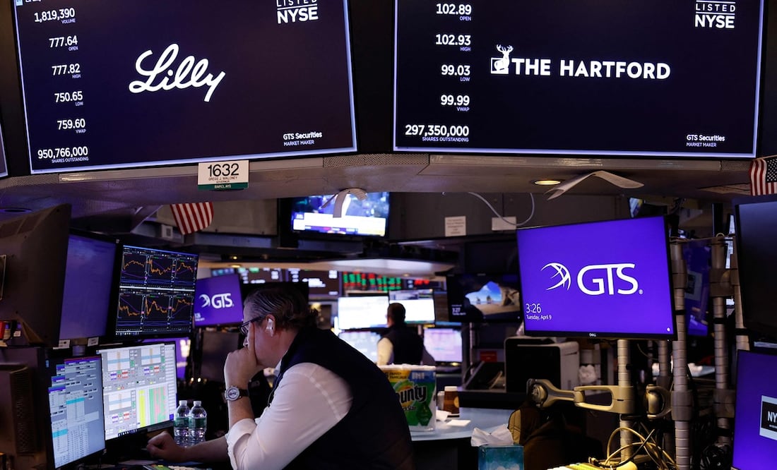 El S&P 500 subió 0.27%, a 5 mil 375 puntos, y el Nasdaq avanzó 0.88%, a 17 mil 343 unidades, ambos en máximos históricos. Foto: AFP/Archivo