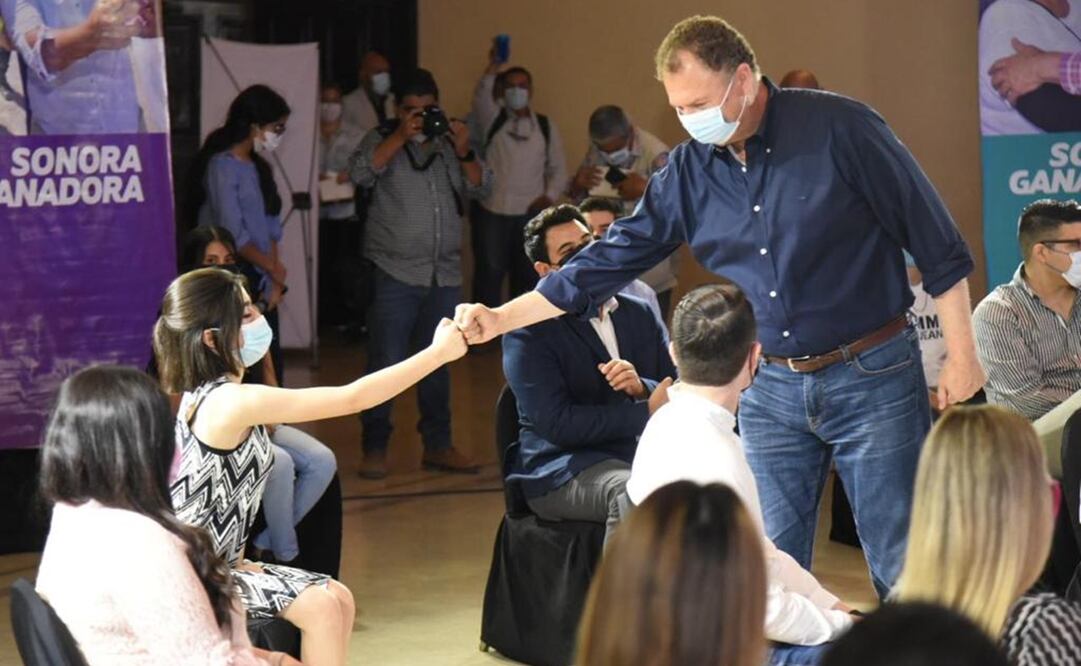 El candidato al gobierno de Sonora por la alianza PRI-PAN-PRD externó que ayudará a las y los estudiantes a poner el nombre de Sonora en alto. Foto: Especial