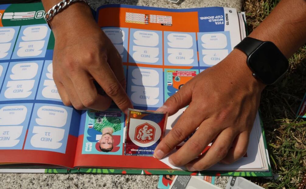 Intercambio de estampas del Mundial 2026 para álbum Panini en Palacio de Bellas Artes.