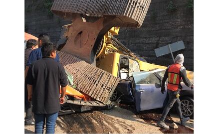 Confirman dos muertos y 5 heridos por accidente en barranca de Interlomas