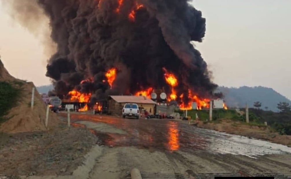 Autoridades aplican Plan DN-III luego del incendio en pozo petrolero en Veracruz. Fotos: Especiales.