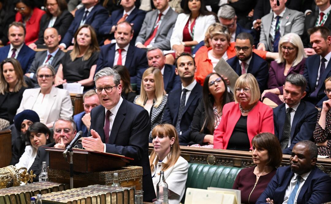"Mi gobierno buscará redefinir las relaciones con los socios europeos y trabajará para mejorar las relaciones comerciales y de inversión con la Unión Europea", afirmó Starmer. Foto: AFP