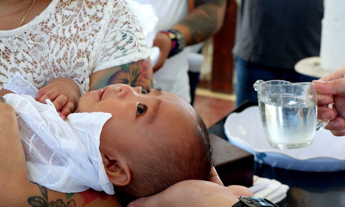 Bautismo. Fuente: Pixabay