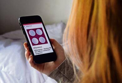 Futuro de la píldora abortiva en EU, en la incertidumbre