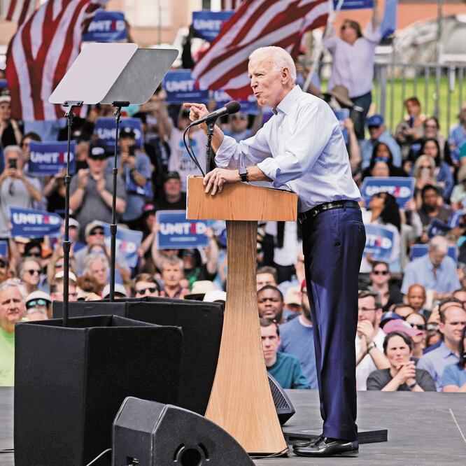 Mitin. El aspirante demócrata a la presidencia, Joe Biden, durante un acto de campaña en Pennsylvania. JONATHAN ERNST. REUTERS