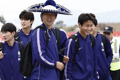 Mundial 2026: selección de Corea del Sur arriba a Guadalajara; mariachis y fans los reciben en el aeropuerto