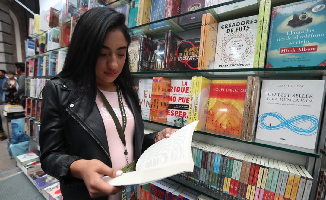 Este mediodía inició actividades la edición 40 de la Feria Internacional del Libro (FIL) del Palacio de Minería. 