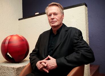 A Alfred Nobel le obsesionaba el suicidio: Le Clézio