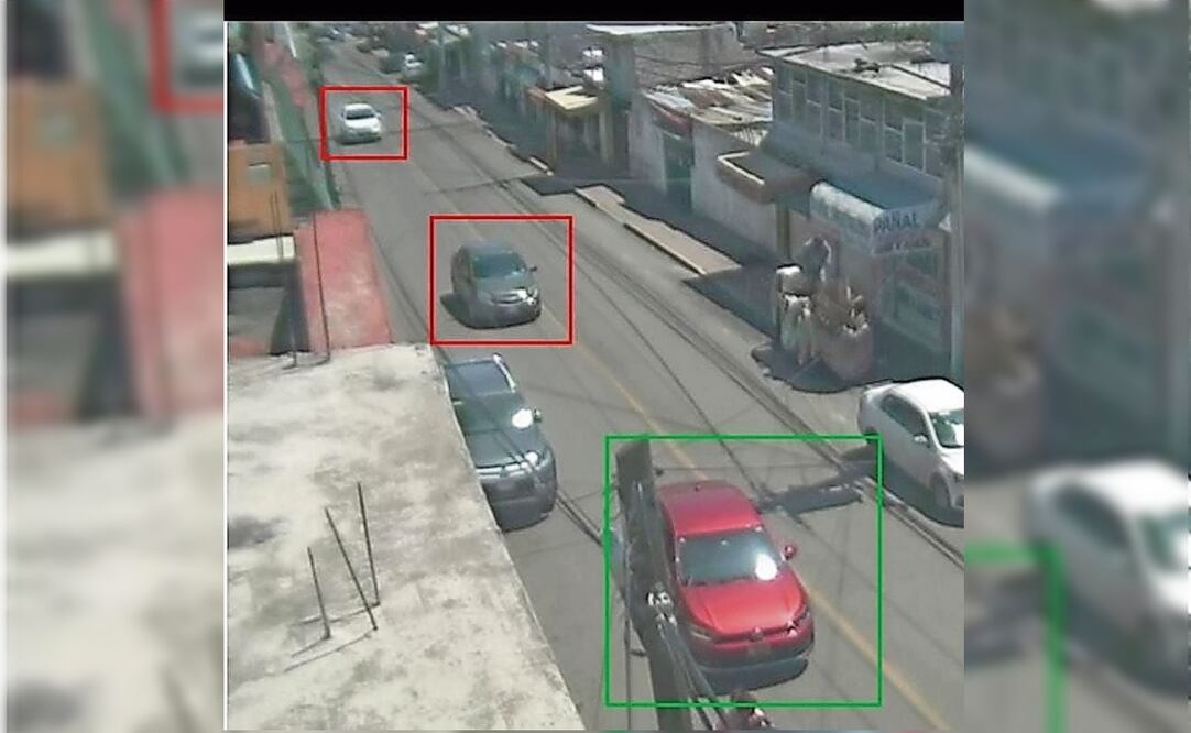 Los agresores siguieron al mando policiaco en al menos 2 autos.  Foto: Especial