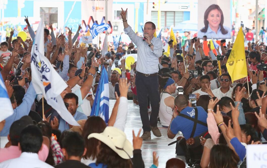 En Amozoc Puebla, el candidato de la coalición Por México al Frente, Ricardo Anaya demandó unidad ante las amenazas del presidente de Estados Unidos, Donald Trump. Foto: Ariel Ojeda / EL UNIVERSAL