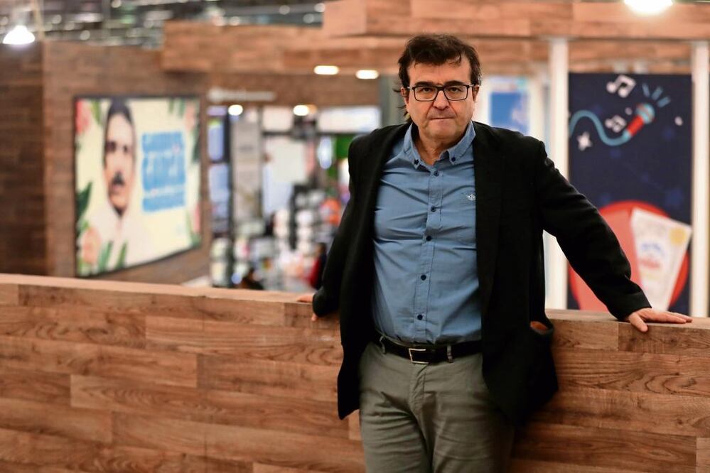 En su reciente libro, el escritor español Javier Cercas hace un registro de la vida del Papa Francisco en el Vaticano y explica cómo trabaja el catolicismo para ganar seguidores./ JUAN BOITES / EL UNIVERSAL