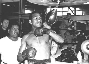 ¿Quién fue el mítico boxeador 'Mantequilla' Nápoles?