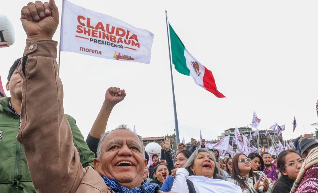 Simpatizantes de Sheinbaum acuden al Zócalo capitalino para apoyarla en su discurso por los 100 días en su administración. Foto: Axel Sánchez / EL UNIVERSAL