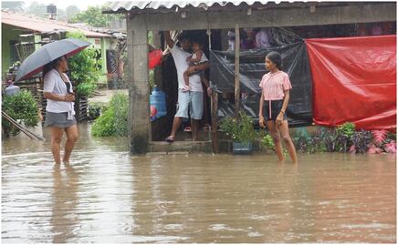 Gobierno de Oaxaca confirma 2 muertos por el paso de John; rescatan a menor desaparecido