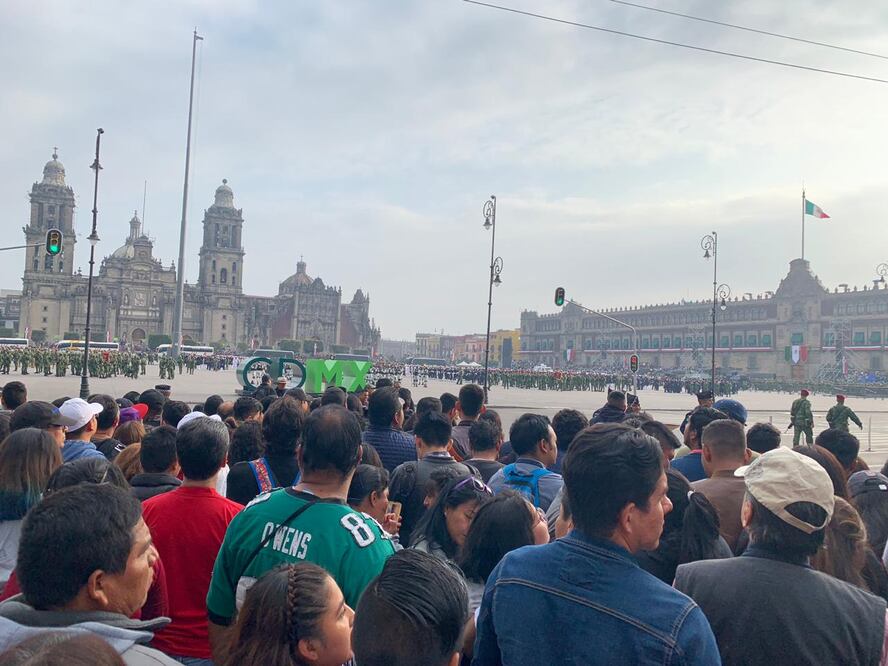 Asistentes al Zócalo. Foto: Alejandra Vanchola