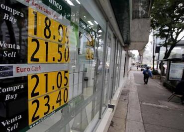 HSBC, Santander cut 2017 Mexico growth outlook on Trump risk