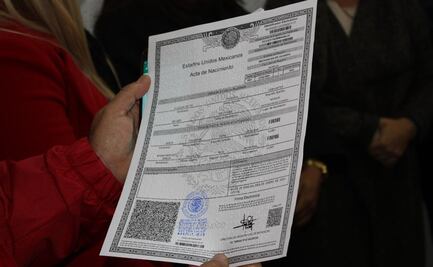 En Michoacán, imprimen y entregan primera acta de nacimiento en braille