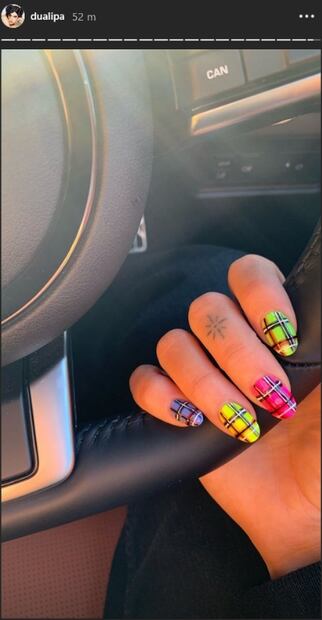 El estampado del otoño también lo llevarás en tu manicura