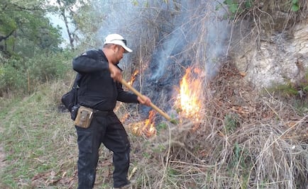 Protección Civil de Chiapas combate incendio en ejido San Juan Apóstol