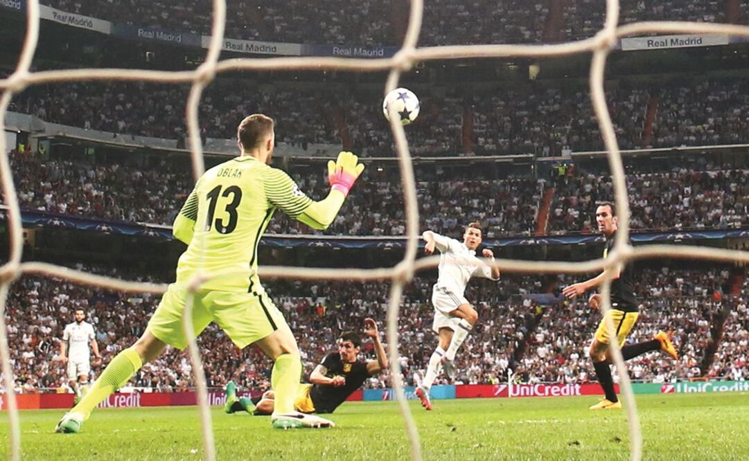 Contundente fue la labor que tuvo CR7 en la victoria. (PAUL HANNA. REUTERS)