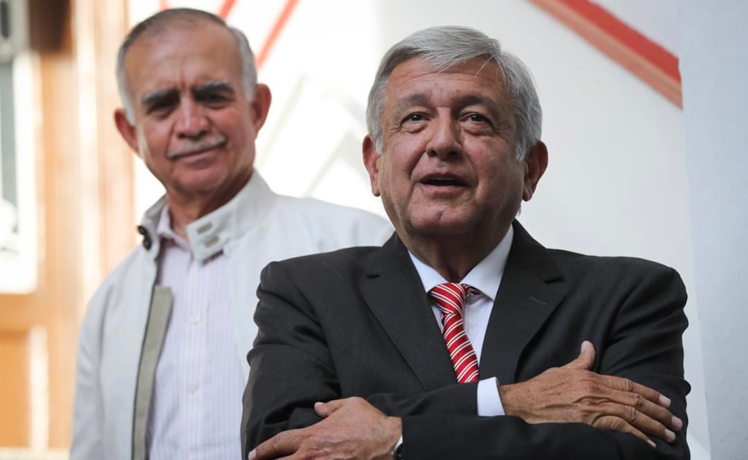 Cumple AMLO 65 años
