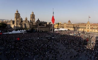 CDMX reporta lleno total en el Zócalo por concierto de Shakira; cierran paso desde calle de Madero