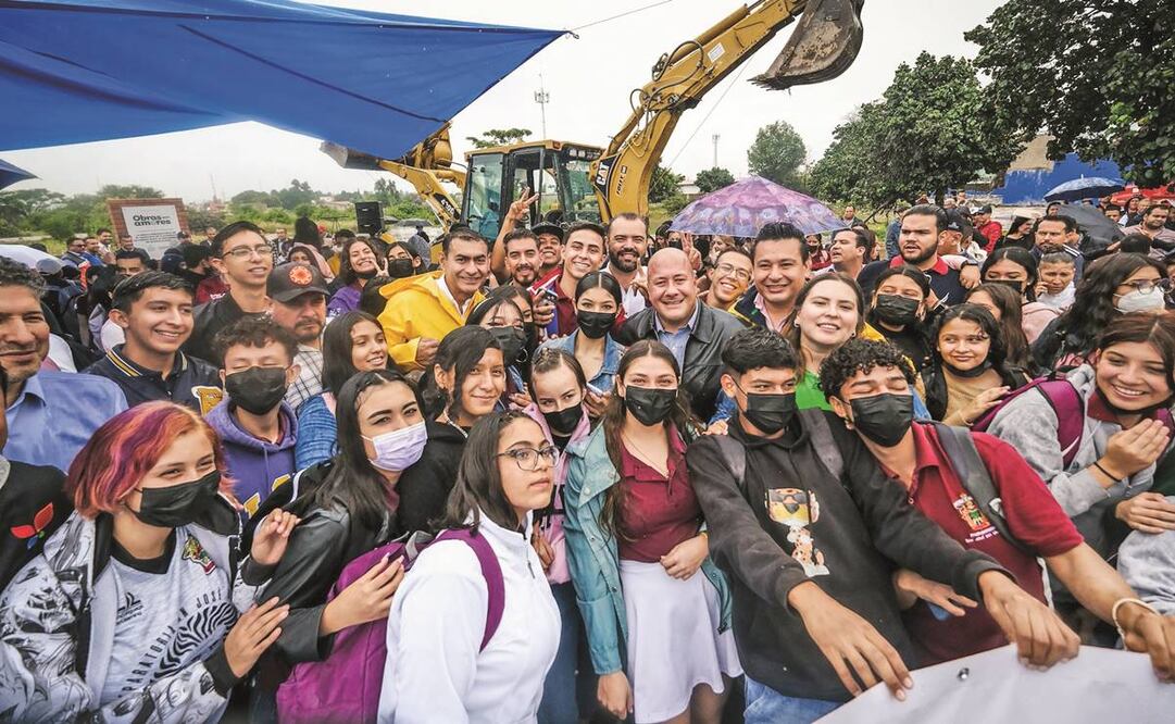 El gobernador de Jalisco, Enrique Alfaro, dijo que se busca ampliar la capacidad de la universidad para que no haya rechazados. Foto: Especial.