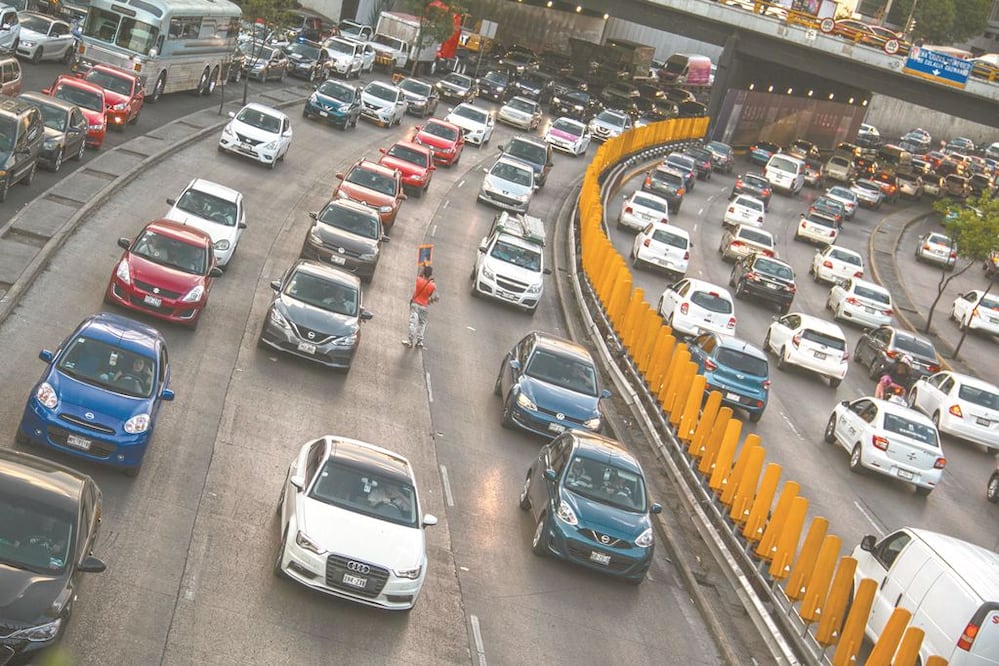 La venta de autos en México batió récord en 2016, cuando se comercializaron un millón 607 mil 165 unidades. Foto/ARCHIVO EL UNIVERSAL