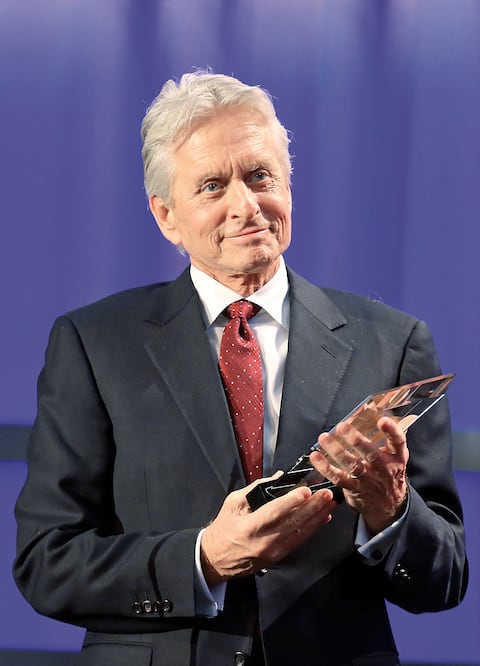 Douglas agradeció el papel de AARP en la sociedad estadounidense (MATT SAYLES/INVISION FOR AARP/AP)