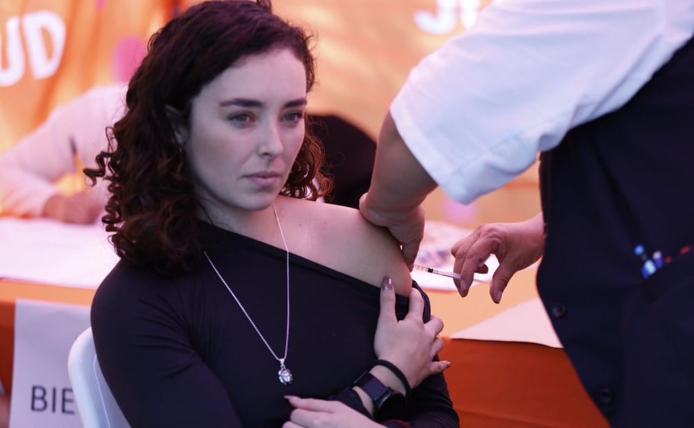 Inicio de campaña de vacunación contra el sarampión en la primera sección del Bosque de Chapultepec. Febrero 2026. FOTO: DIEGO SIMÓN SÁNCHEZ