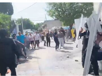 Riña en Leyes de Reforma: Trifulca entre policías y vecinos deja una persona de la tercera edad muerta, ¿qué pasó?