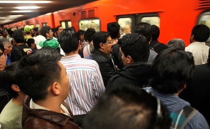 Hay demora de servicio en Línea 9 de Metro