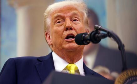 Trump apunta a Canadá con más aranceles; insiste en frenar autos importados