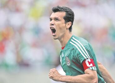 Borgetti advierte que México se quedará sin delanteros