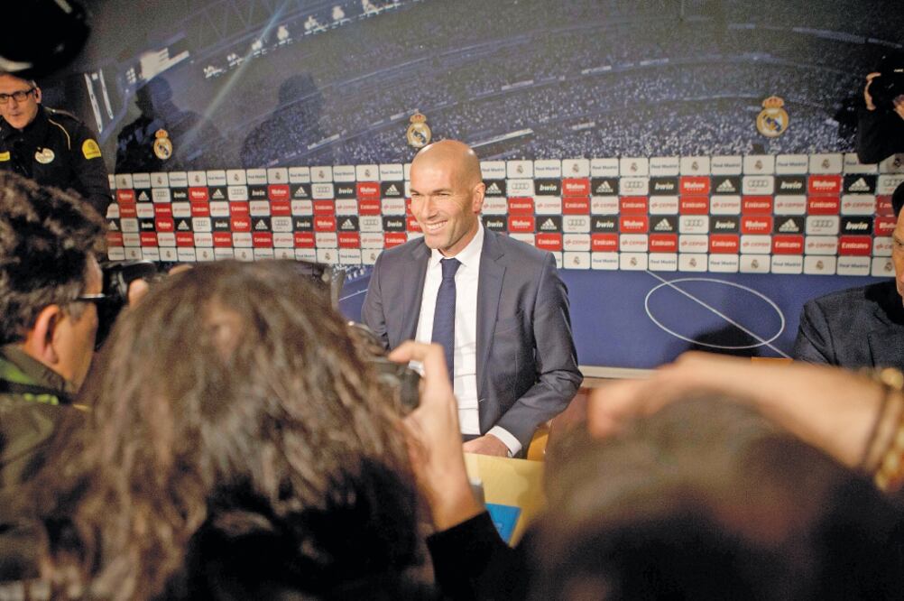 Zinedine Zidane revela que su fórmula es trabajo y que sus jugadores disfruten en el terreno de juego (PAUL WHITE. AP)