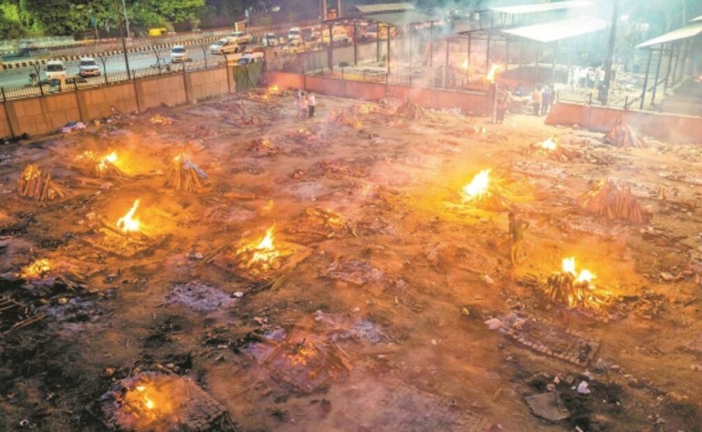 Ofrece EU millones de vacunas; India vive un infierno