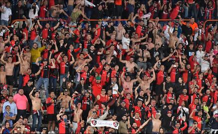 Barra de Atlas se burla de las medidas de la Liga MX y asiste al Estadio Hidalgo