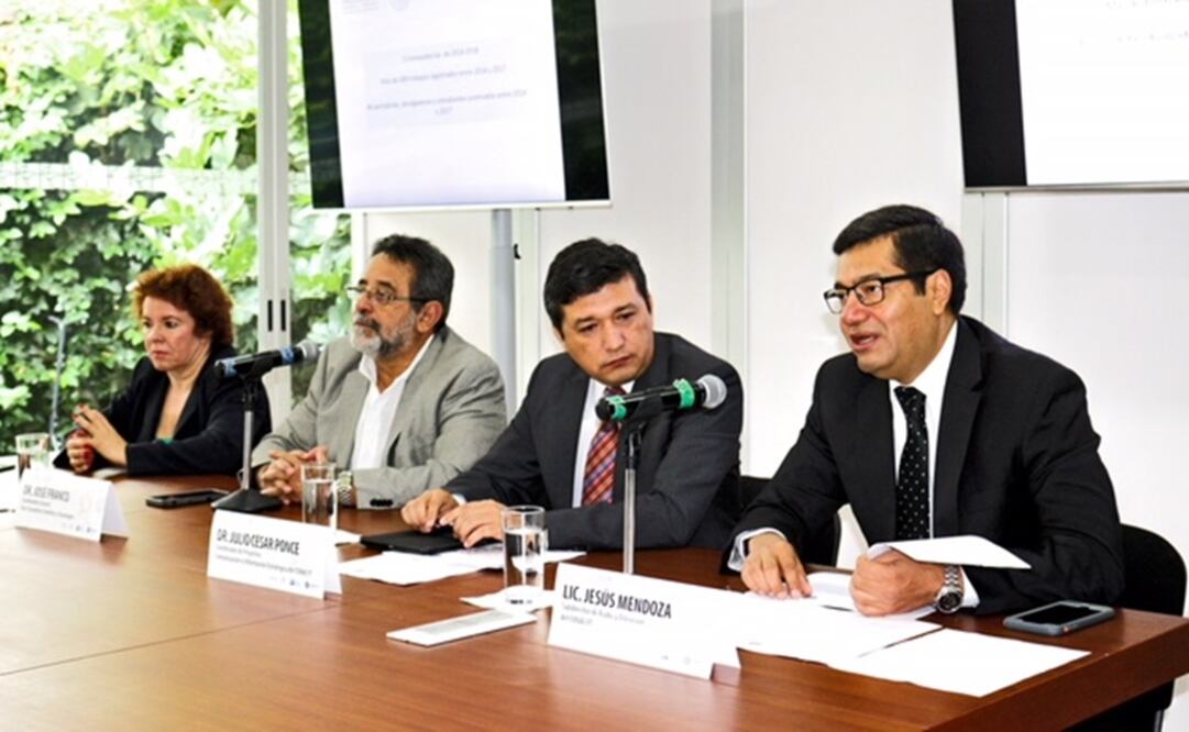 José Franco, subdirector de Radio y Televisión del CONACyT, y Jesús Mendoza, coordinador del Foro Consultivo Científico. Foto: FCCyT