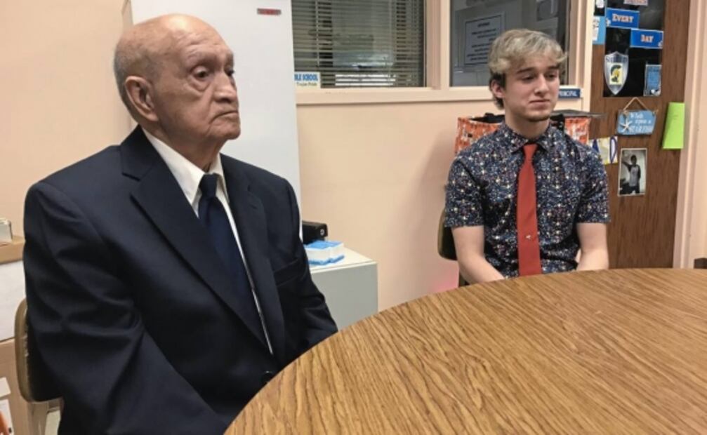 Hombre de 91 años en Pensilvania se gradúa de la secundaria