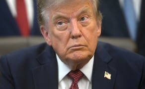 El presidente de Estados Unidos durante declaraciones en el Despacho Oval (24/07/2026). Foto: AP