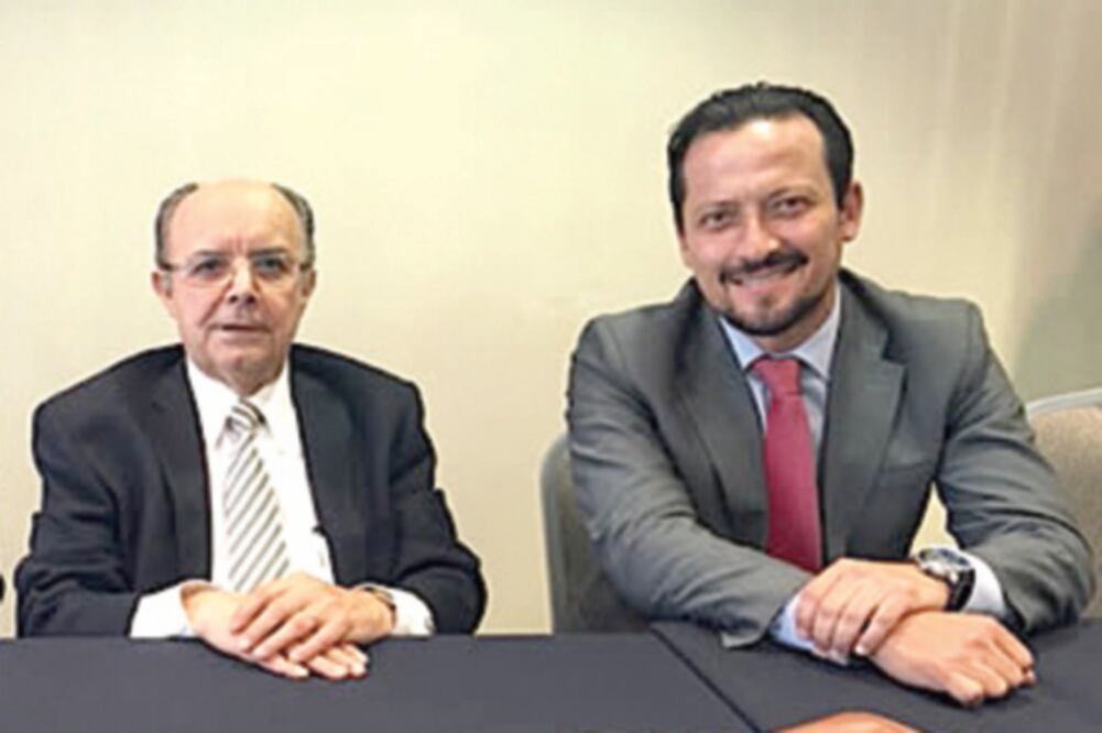Plinio Escalante (izq.) y su sucesor Javier Salinas. (LMB)