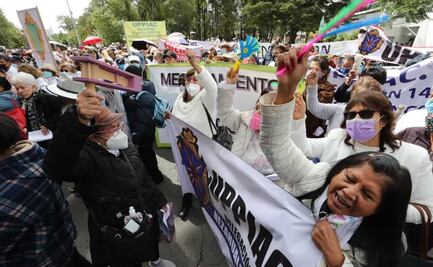 Derechohabientes del ISSEMyM protestan por el desabasto de medicinas en Edomex