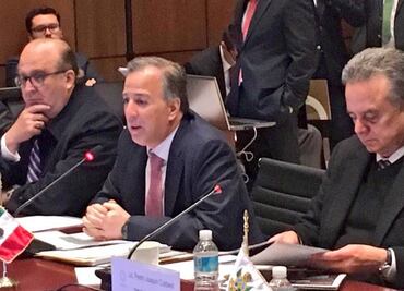 Se reúne Meade con integrantes de la Conago