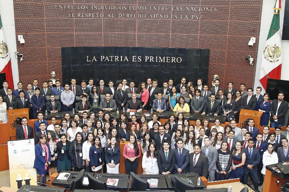 En el salón de la Comisión Permanente de la Cámara Alta, se lleva a cabo la octava edición del Taller Avanzado de Oratoria y Debate (ARIEL OJEDA. EL UNIVERSAL)